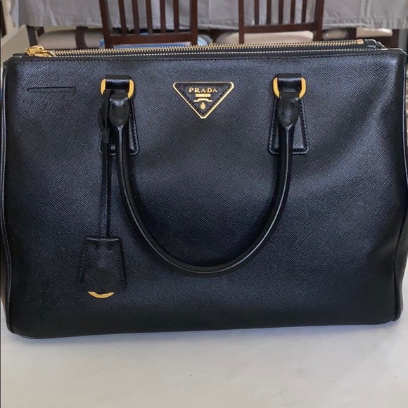 prada galleria medium saffiano leather bag
